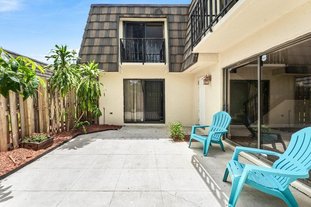 1534 FOREST LAKES Circle D, West Palm Beach, FL 33406