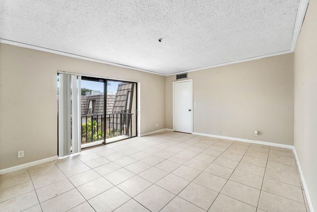 1534 FOREST LAKES Circle D, West Palm Beach, FL 33406