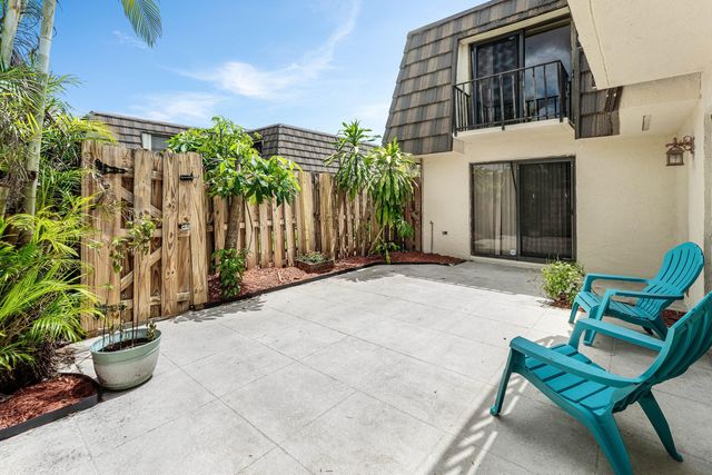 1534 FOREST LAKES Circle D, West Palm Beach, FL 33406