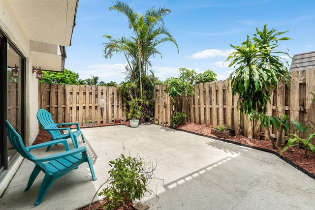1534 FOREST LAKES Circle D, West Palm Beach, FL 33406