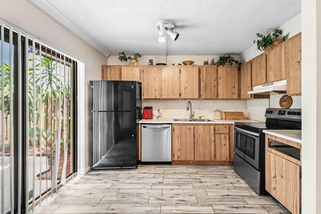 1534 FOREST LAKES Circle D, West Palm Beach, FL 33406
