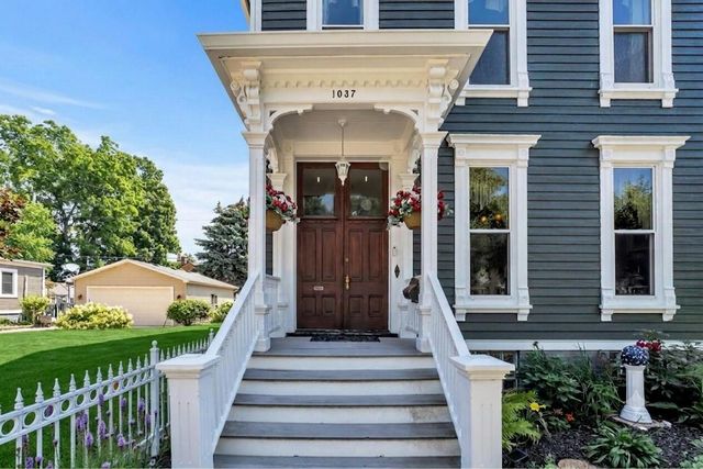 1037 College AVENUE, Racine, WI 53403