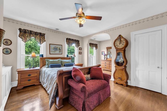 1037 College AVENUE, Racine, WI 53403