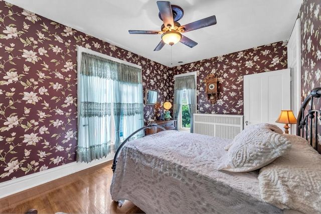 1037 College AVENUE, Racine, WI 53403