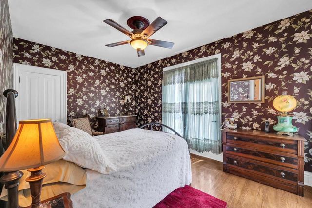 1037 College AVENUE, Racine, WI 53403