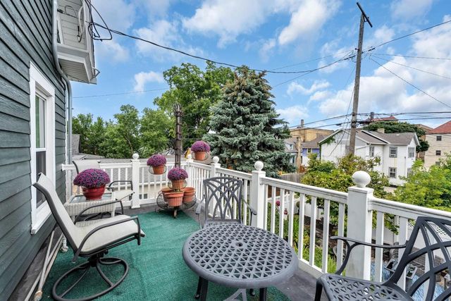 1037 College AVENUE, Racine, WI 53403