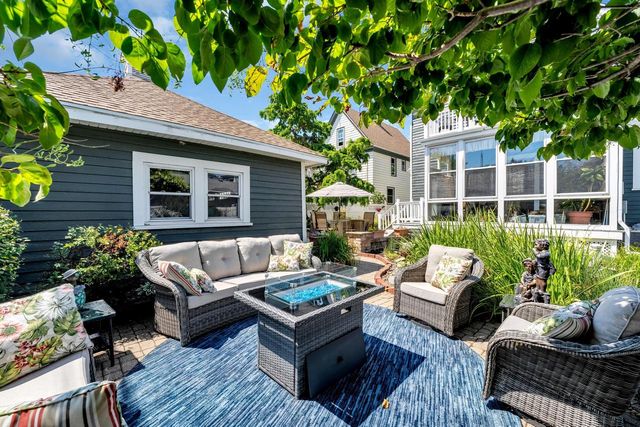1037 College AVENUE, Racine, WI 53403