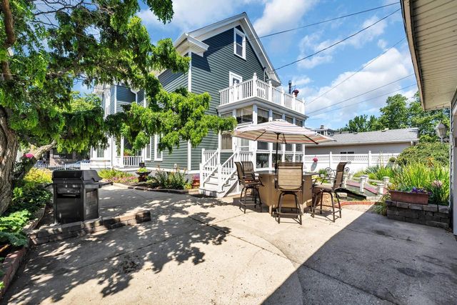 1037 College AVENUE, Racine, WI 53403