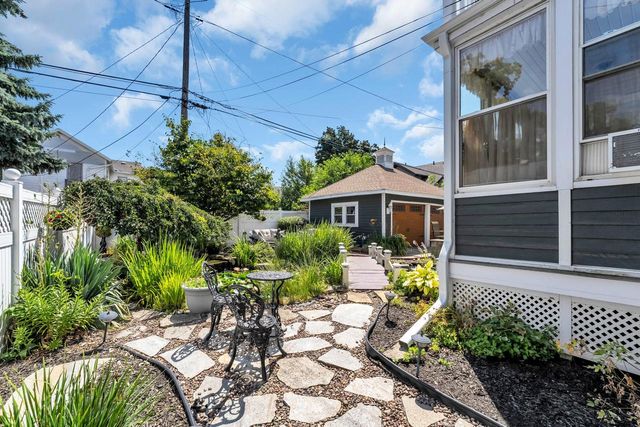 1037 College AVENUE, Racine, WI 53403