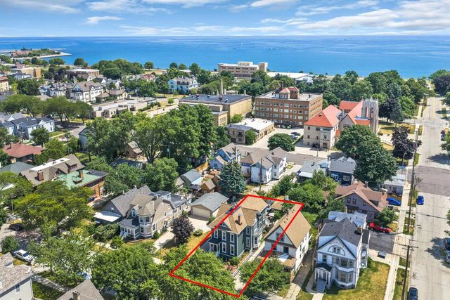 1037 College AVENUE, Racine, WI 53403
