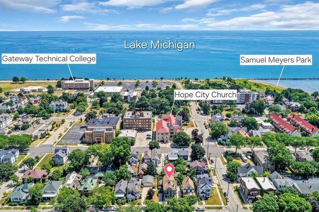 1037 College AVENUE, Racine, WI 53403