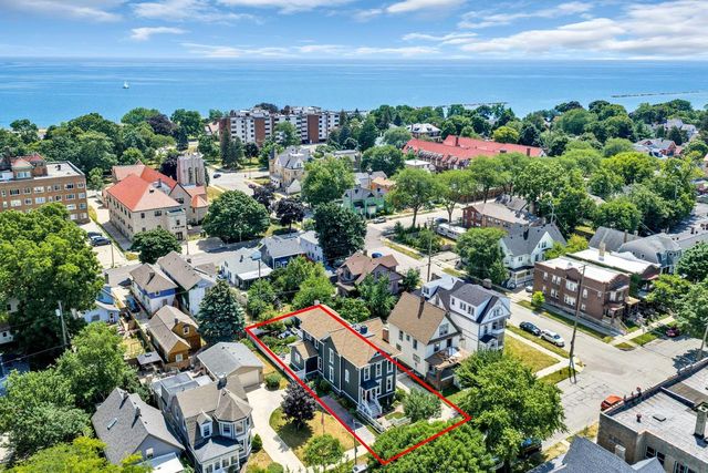1037 College AVENUE, Racine, WI 53403