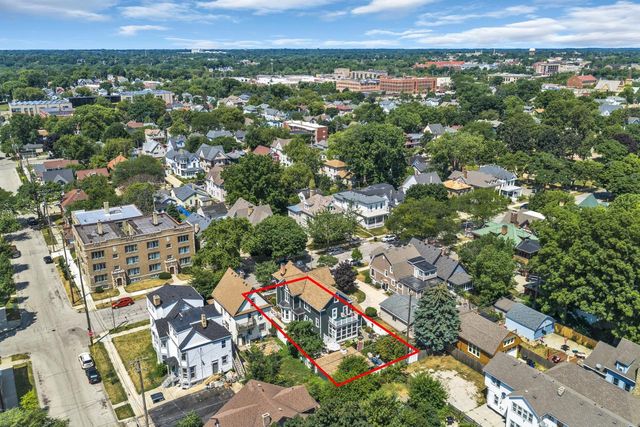 1037 College AVENUE, Racine, WI 53403