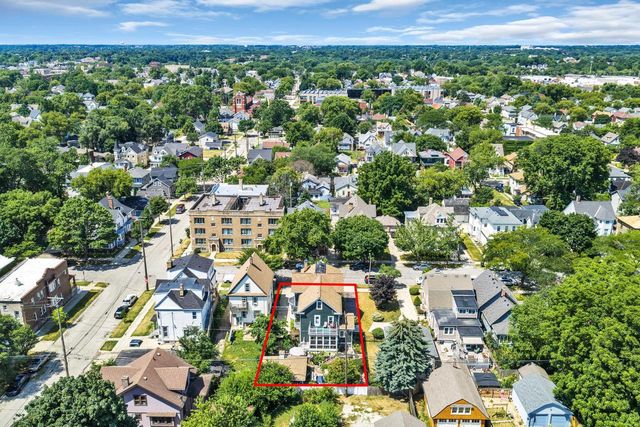 1037 College AVENUE, Racine, WI 53403