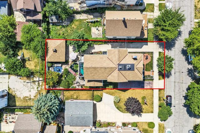 1037 College AVENUE, Racine, WI 53403