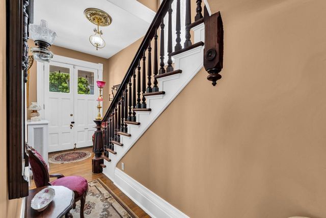 1037 College AVENUE, Racine, WI 53403