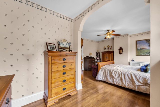 1037 College AVENUE, Racine, WI 53403