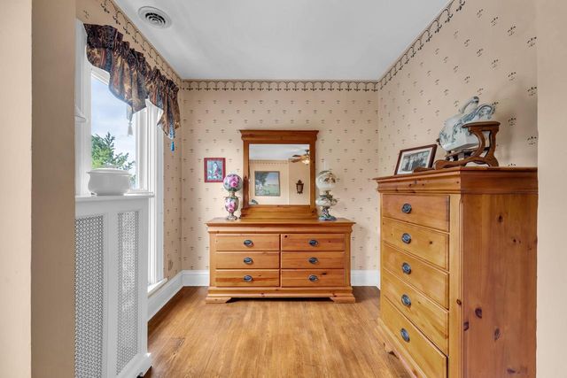 1037 College AVENUE, Racine, WI 53403