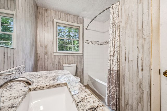 588 Sweeton Hill Rd, Coalmont, TN 37313