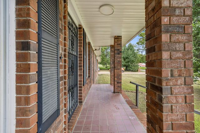 588 Sweeton Hill Rd, Coalmont, TN 37313