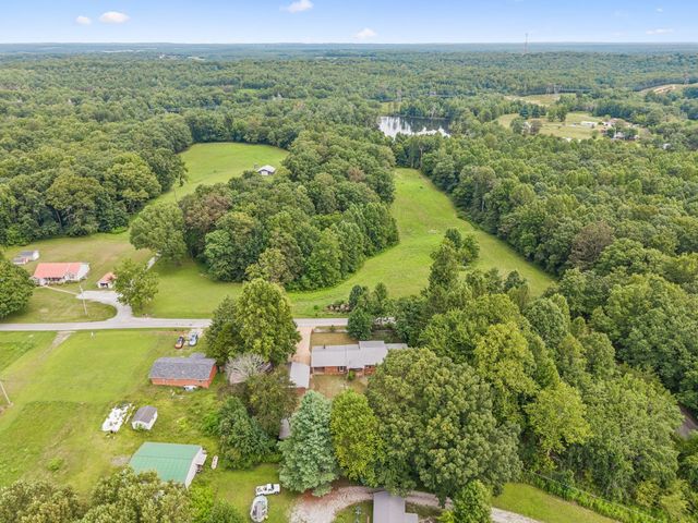 588 Sweeton Hill Rd, Coalmont, TN 37313