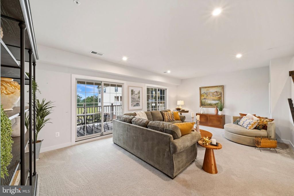 Image 10 of property listing at 6502 WALCOTT, Frederick, MD 21703