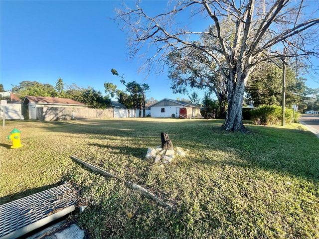 W SPRUCE STREET, Tarpon Springs, FL 34689