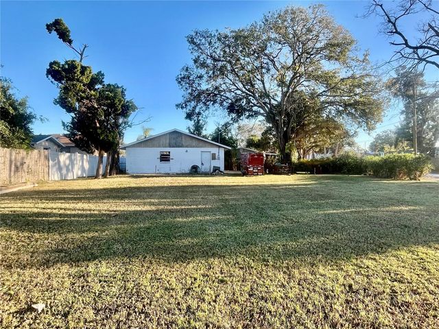 W SPRUCE STREET, Tarpon Springs, FL 34689