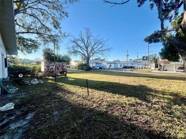 W SPRUCE STREET, Tarpon Springs, FL 34689
