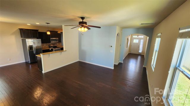 508 Knothole Lane, Charlotte, NC 28214