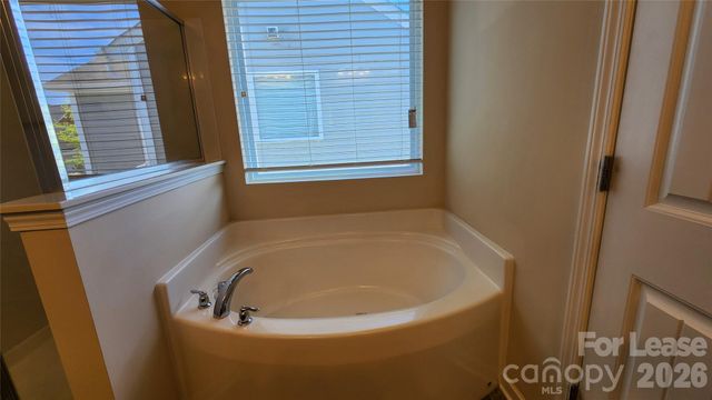 508 Knothole Lane, Charlotte, NC 28214