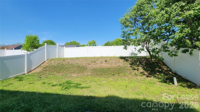 508 Knothole Lane, Charlotte, NC 28214