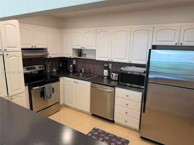 19370 Collins Avenue 911, Sunny Isles Beach, FL 33160