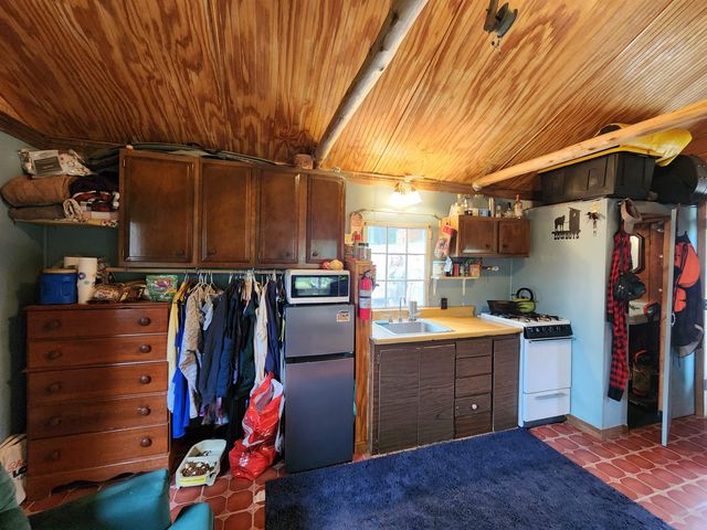 303 N Beverly Drive, Harrison, MI 48625