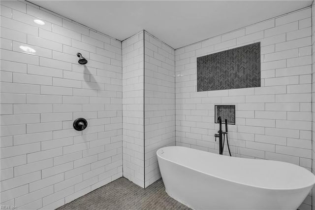 2405 Entrada DR, Virginia Beach, VA 23456