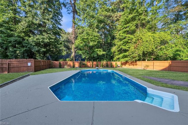 2405 Entrada DR, Virginia Beach, VA 23456