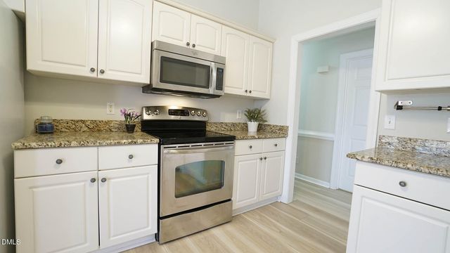 400 Knolls View Drive, Fuquay Varina, NC 27526