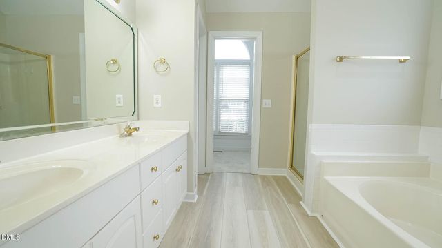 400 Knolls View Drive, Fuquay Varina, NC 27526