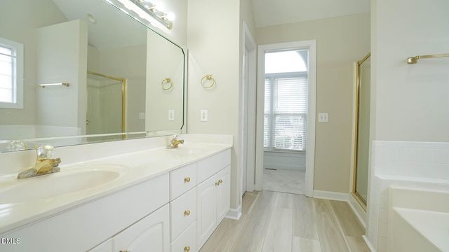 400 Knolls View Drive, Fuquay Varina, NC 27526