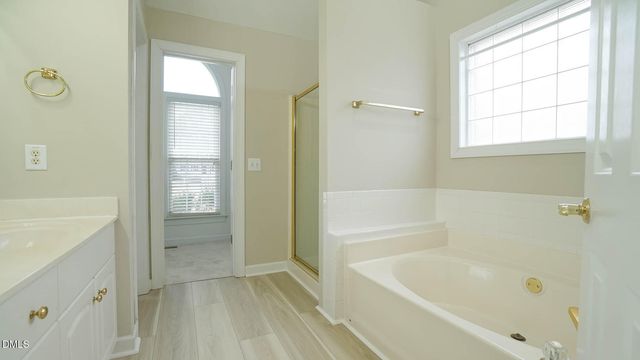 400 Knolls View Drive, Fuquay Varina, NC 27526