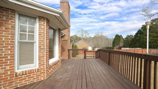 400 Knolls View Drive, Fuquay Varina, NC 27526
