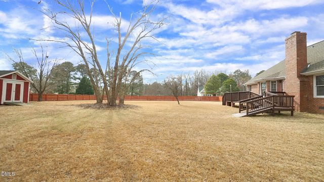 400 Knolls View Drive, Fuquay Varina, NC 27526