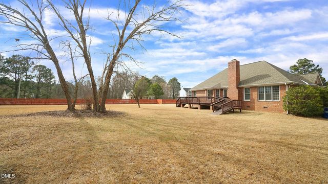 400 Knolls View Drive, Fuquay Varina, NC 27526