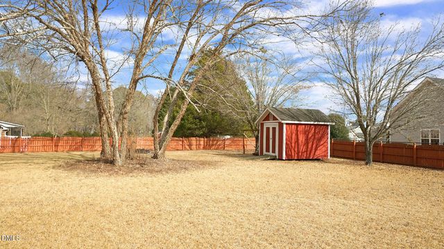 400 Knolls View Drive, Fuquay Varina, NC 27526