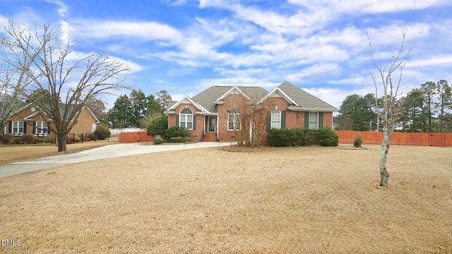 400 Knolls View Drive, Fuquay Varina, NC 27526