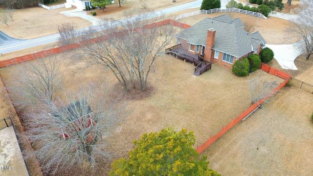 400 Knolls View Drive, Fuquay Varina, NC 27526