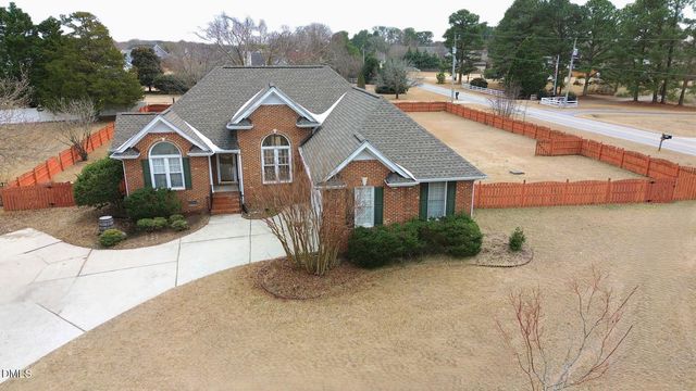 400 Knolls View Drive, Fuquay Varina, NC 27526