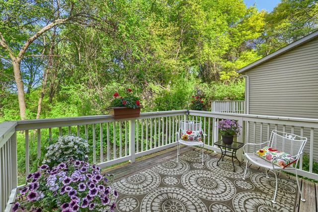 1598 Summit Shores Circle, Burnsville, MN 55306