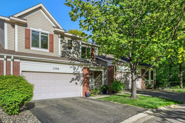 1598 Summit Shores Circle, Burnsville, MN 55306