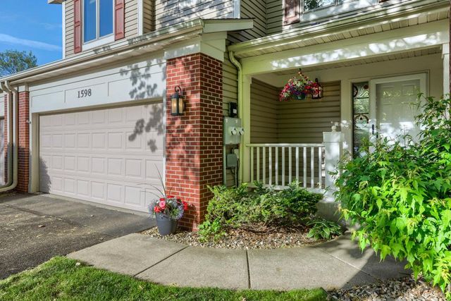 1598 Summit Shores Circle, Burnsville, MN 55306